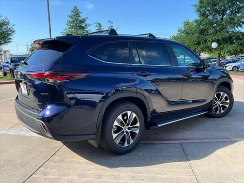 2025 Toyota Highlander XLE