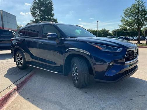 2025 Toyota Highlander XLE