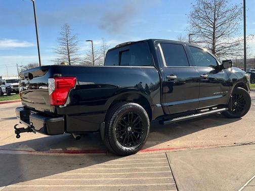 2019 Nissan Titan SV