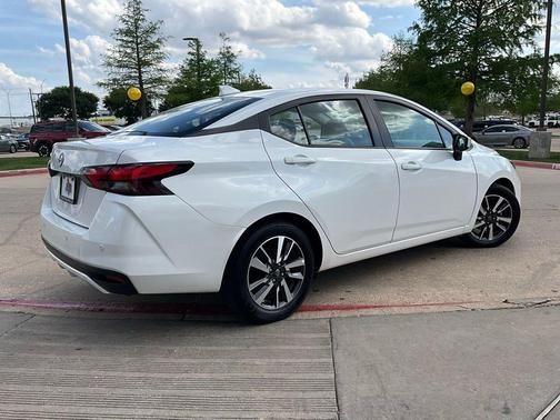 Aspen White 2025 Nissan Versa 1.6 SV