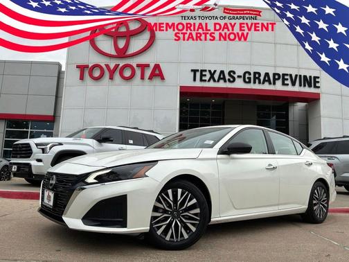 Pearl White Tricoat 2025 Nissan Altima 2.5 SV