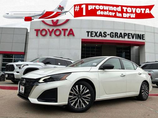 Pearl White Tricoat 2025 Nissan Altima 2.5 SV