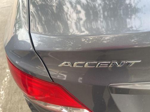 Triathlon Gray Metallic 2016 Hyundai Accent SE