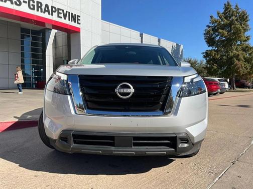 2025 Nissan Pathfinder SV FWD