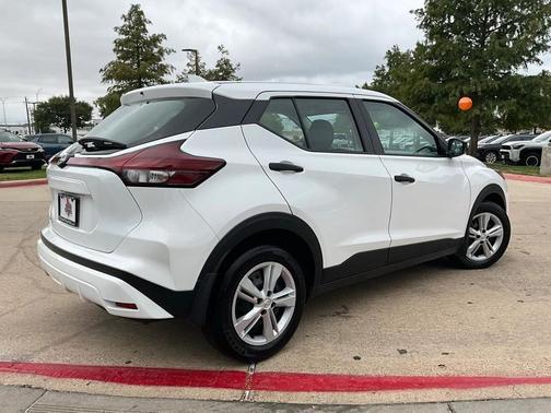 2024 Nissan Kicks S