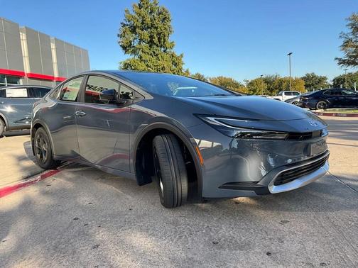 2026 Toyota Prius Plug-In Hybrid SE