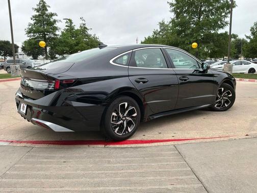 Abyss Black 2025 Hyundai SONATA SEL