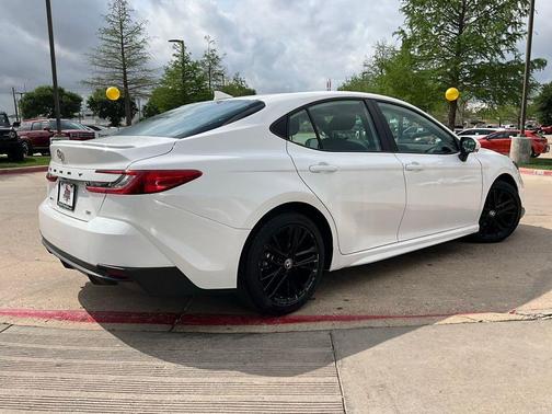 Ice Cap 2025 Toyota Camry SE