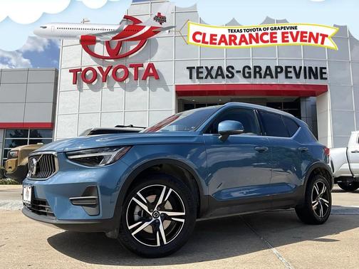 2024 Volvo XC40 B5 Core