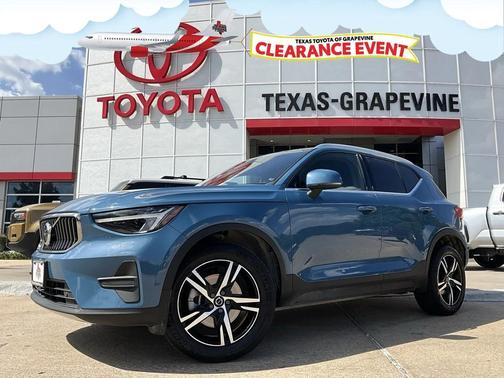2024 Volvo XC40 B5 Core