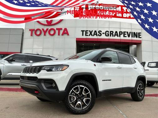 Bright White Clearcoat 2025 Jeep Compass Trailhawk