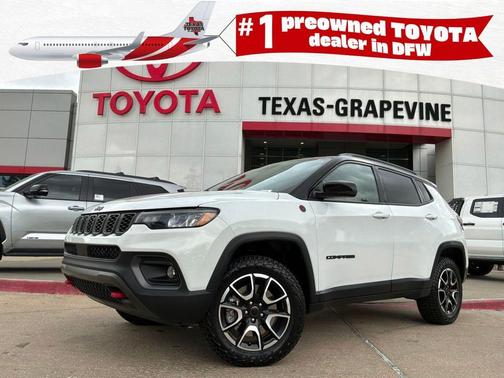 Bright White Clearcoat 2025 Jeep Compass Trailhawk