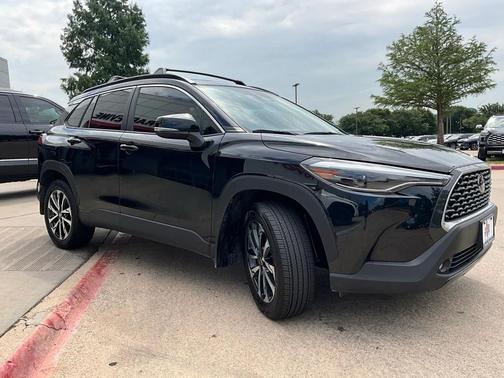2025 Toyota Corolla Cross XLE