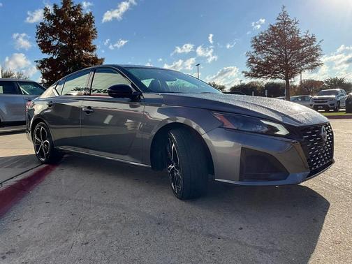 2025 Nissan Altima SR FWD