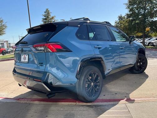 2025 Toyota RAV4 Hybrid SE