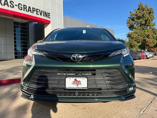 2026 Toyota Sienna Woodland Edition