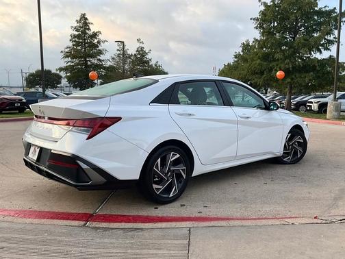 2025 Hyundai ELANTRA HEV Limited