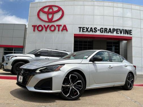 Brilliant Silver Metallic 2025 Nissan Altima SR FWD