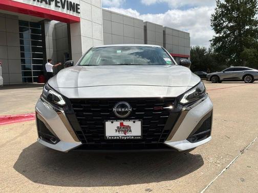 Brilliant Silver Metallic 2025 Nissan Altima SR FWD