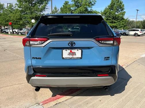 2025 Toyota RAV4 Hybrid SE