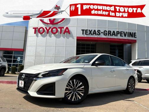 Glacier White 2025 Nissan Altima 2.5 SV