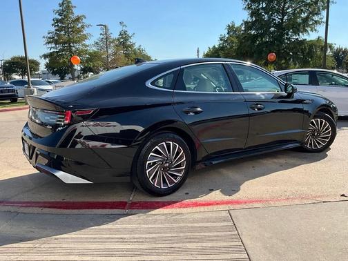 2024 Hyundai SONATA Hybrid SE