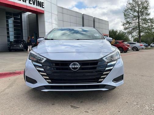 Gray Sky Pearl 2025 Nissan Versa 1.6 SV