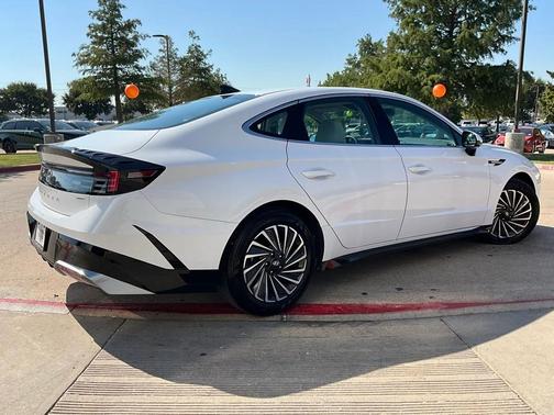 2024 Hyundai SONATA Hybrid SE