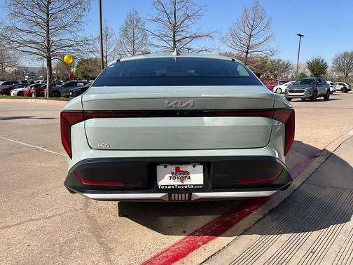 2025 Kia K4 LXS