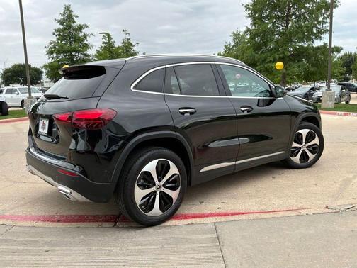 Night Black 2025 Mercedes-Benz GLA 250 4MATIC