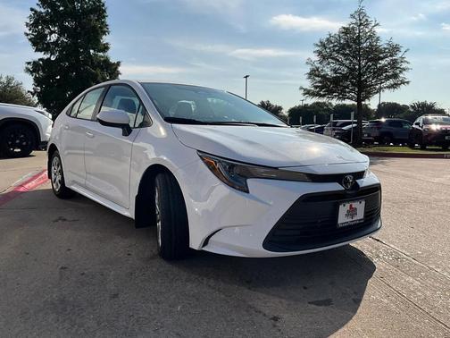 2026 Toyota Corolla LE