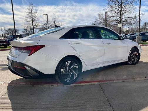 2025 Hyundai ELANTRA HEV Limited