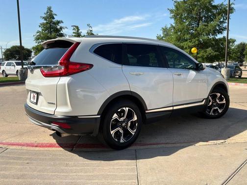 White Diamond Pearl 2018 Honda CR-V Touring