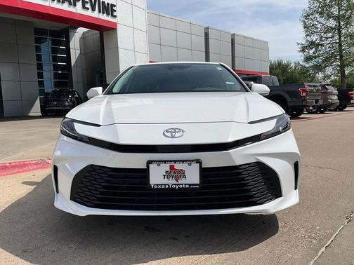 Ice Cap 2026 Toyota Camry LE