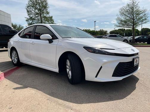 Ice Cap 2026 Toyota Camry LE