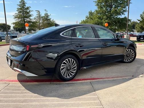 2024 Hyundai SONATA Hybrid SE