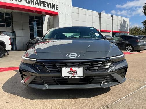 2025 Hyundai ELANTRA SEL