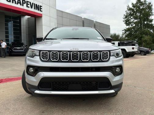 Silver Zynith Metallic Clearcoat 2025 Jeep Compass Limited