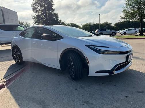 2025 Toyota Prius L