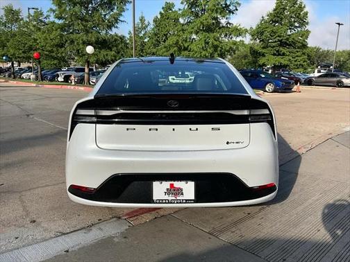 2025 Toyota Prius L