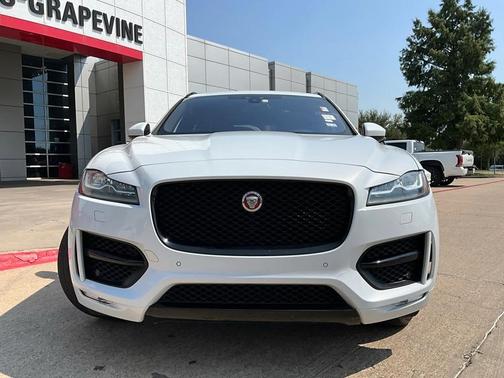 2018 Jaguar F-PACE 30t R-Sport