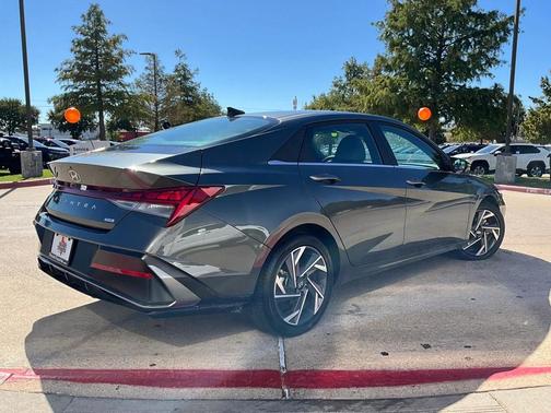 2025 Hyundai ELANTRA HEV Limited