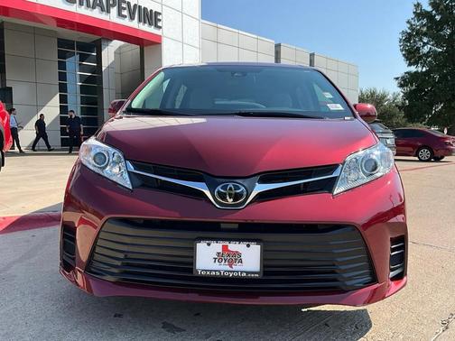 2020 Toyota Sienna LE