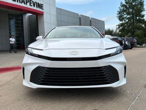 Ice Cap 2025 Toyota Camry LE