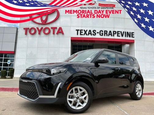 Fusion Black 2025 Kia Soul LX