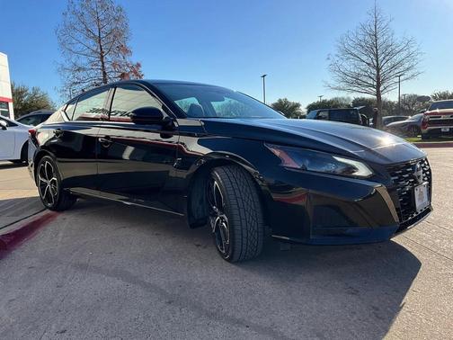 2025 Nissan Altima SR FWD