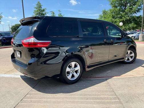 2018 Toyota Sienna SE