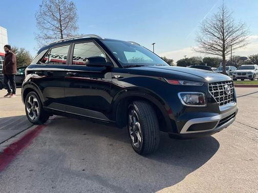 2025 Hyundai VENUE SEL