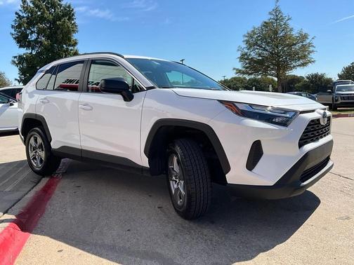 2024 Toyota RAV4 Hybrid LE