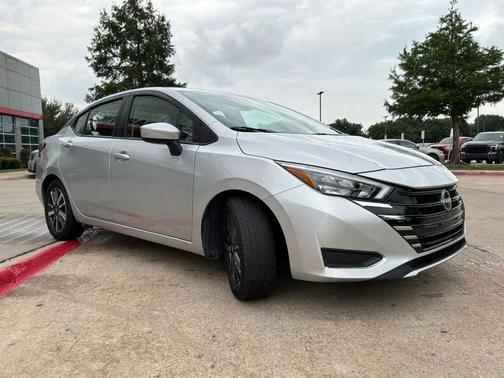 Brilliant Silver Metallic 2025 Nissan Versa 1.6 SV